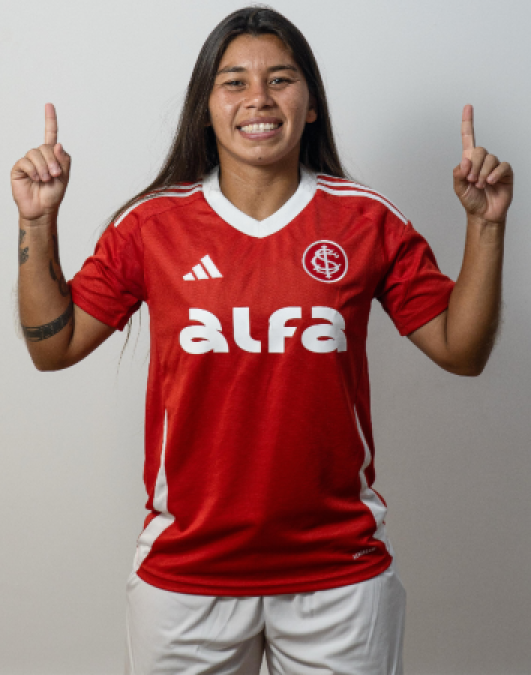 Mayara Vaz <h5>Offensive Midfielder / Midfielder</h5>